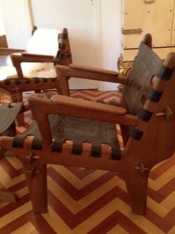 paire de fauteuils +rp Uruguay design angel pazmino