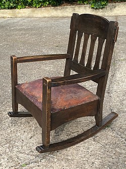 Gustav stickley fauteuil à bascule 1900