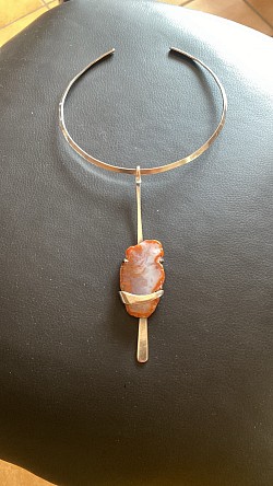 Collier argent et agate 1960