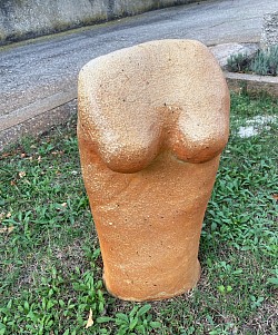 Buste sculpture grès 1970 (72cm)