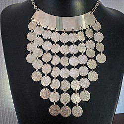 Paco rabanne style collier plastron 1970
