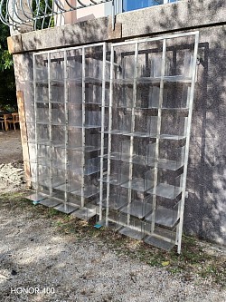 Étagères 1970 plexi et métal laqué