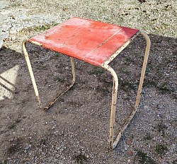 Table moderniste tubulaire metal