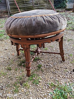 Tabouret arts & crafts bois sculpt&eacute;