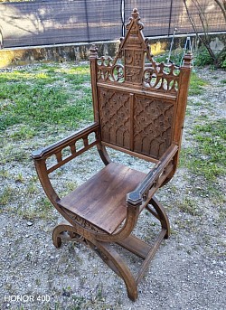 Arts&Crafts fauteuil cathédrale